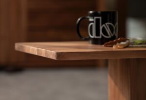 柚木 vs 老柚木：挑選實木家具前必看指南 - 图片 71943