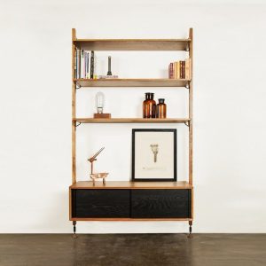 Theo煙燻橡木壁面層架組合(層板與拉門收納櫃組)