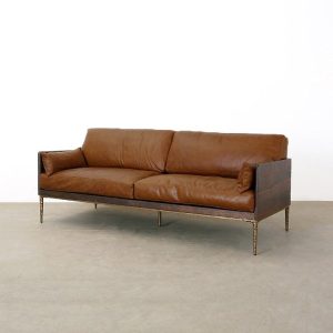 Kulu 焦燻橡木皮革沙發