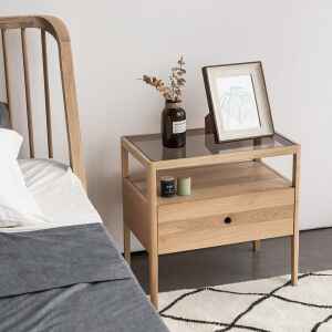 Spindle 床頭櫃